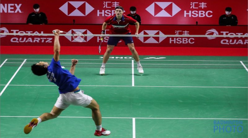Viktor Axelsen defensive Stance